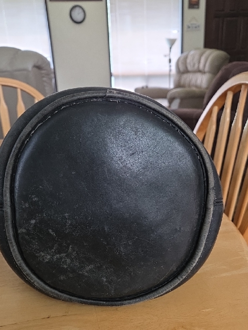 PERFECTLY BROKEN IN Coach Black Leather Bucket Shoulder Bag with Gold Hardware - Picture 6 of 9